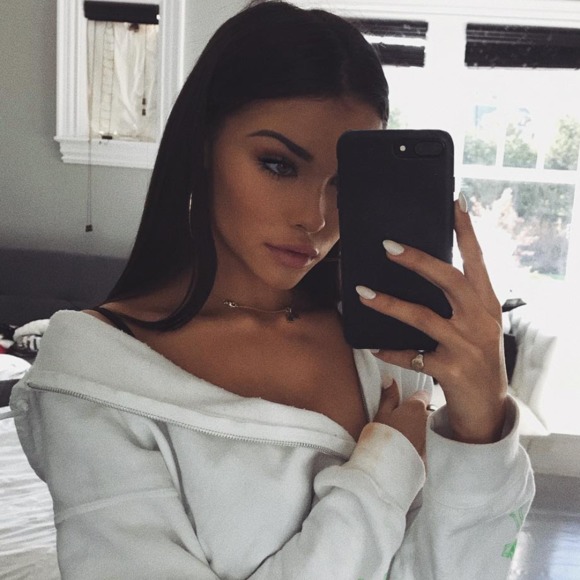 Meet your Posher, Kris - Picture 1 of 1